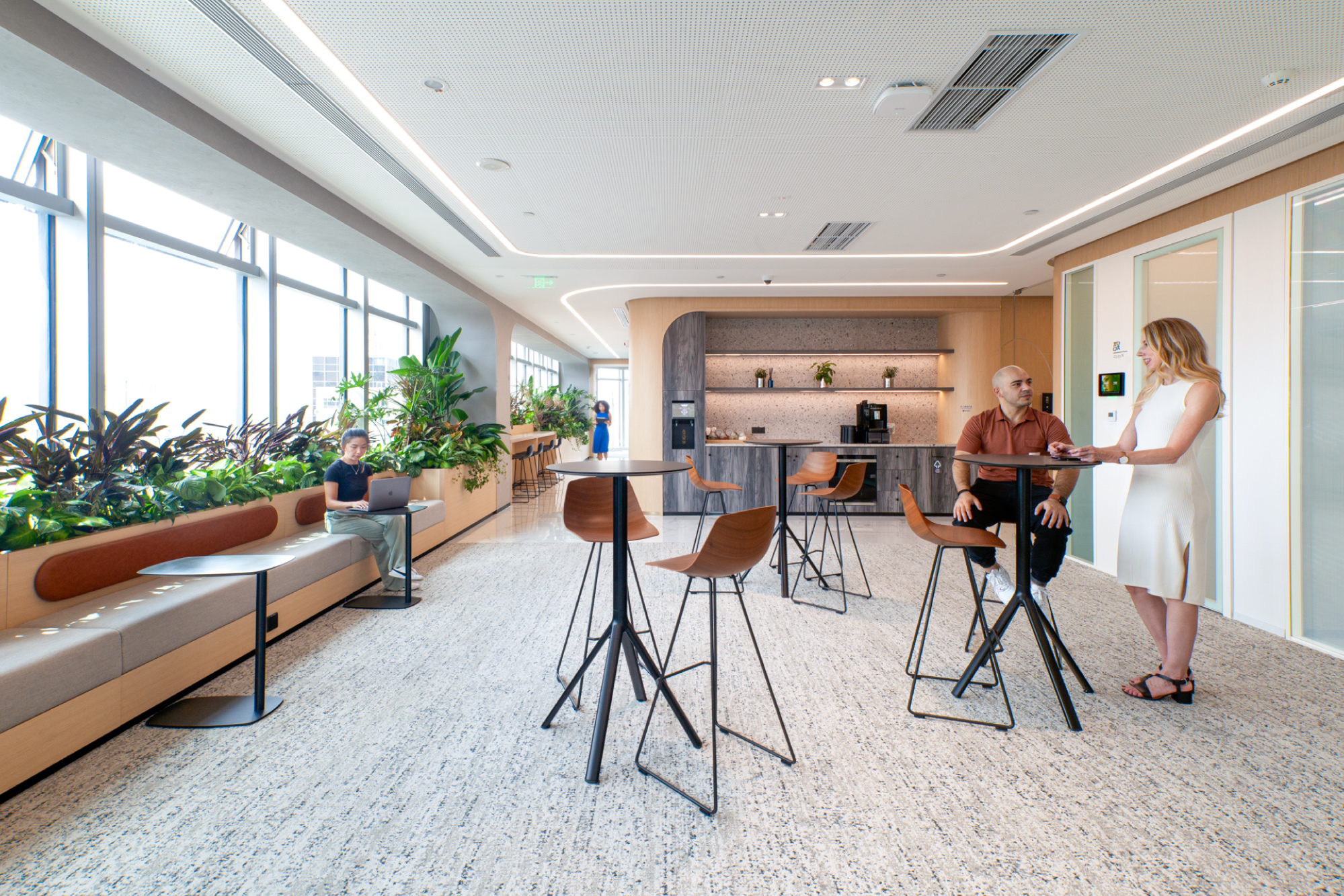 Flexible workplaces that combine a variety of roles with different spaces